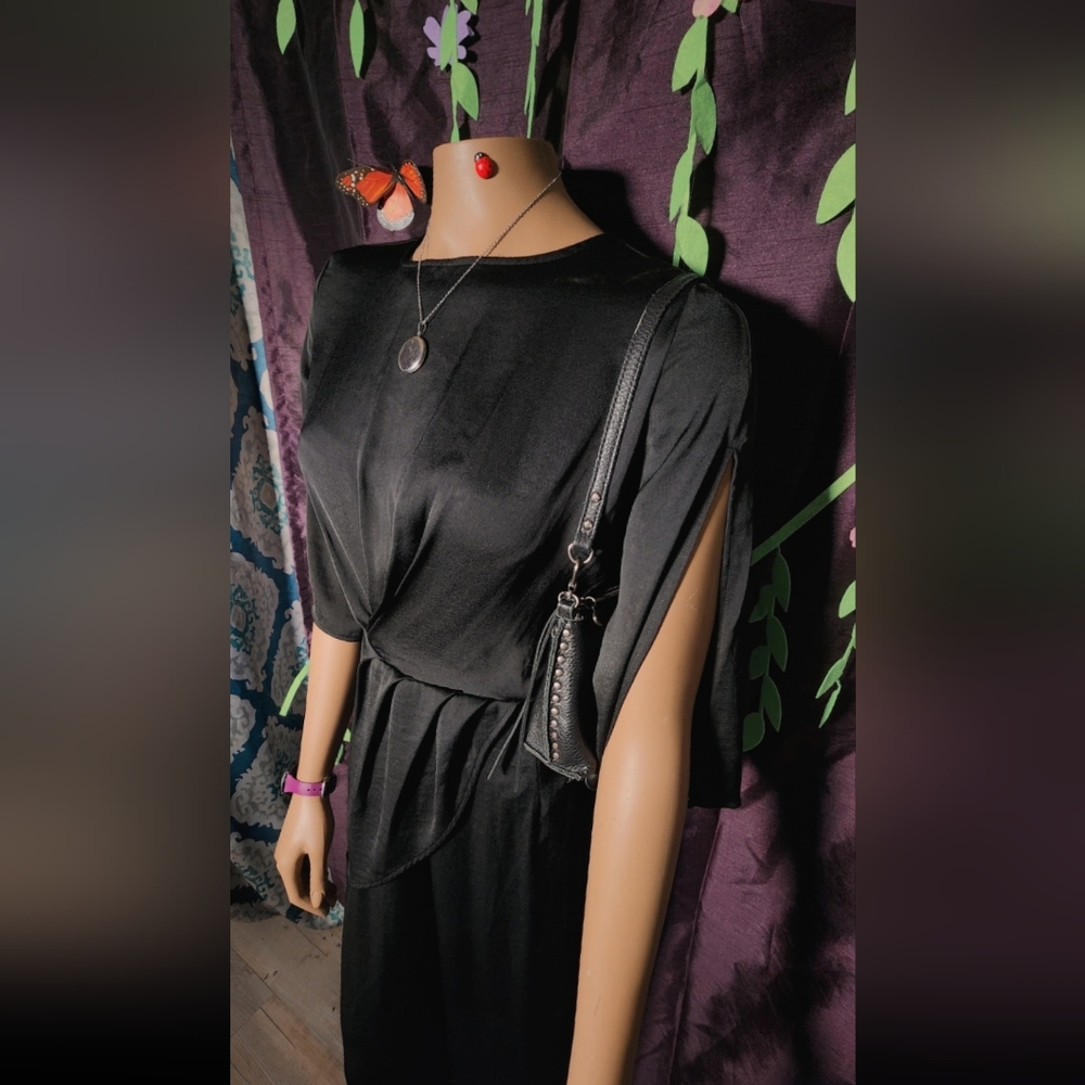 Elegant Black Dress with Side Slit